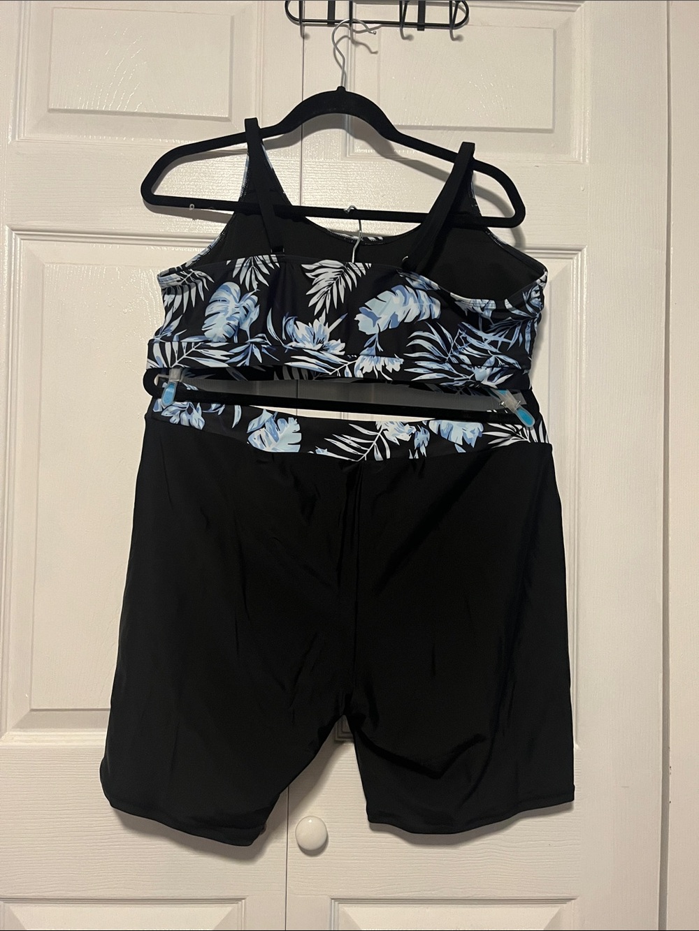 Womens 2 Piece Black Swim with Floral Shorts with Blue Floral Bikini Top Size 2X - Picture 2 of 8